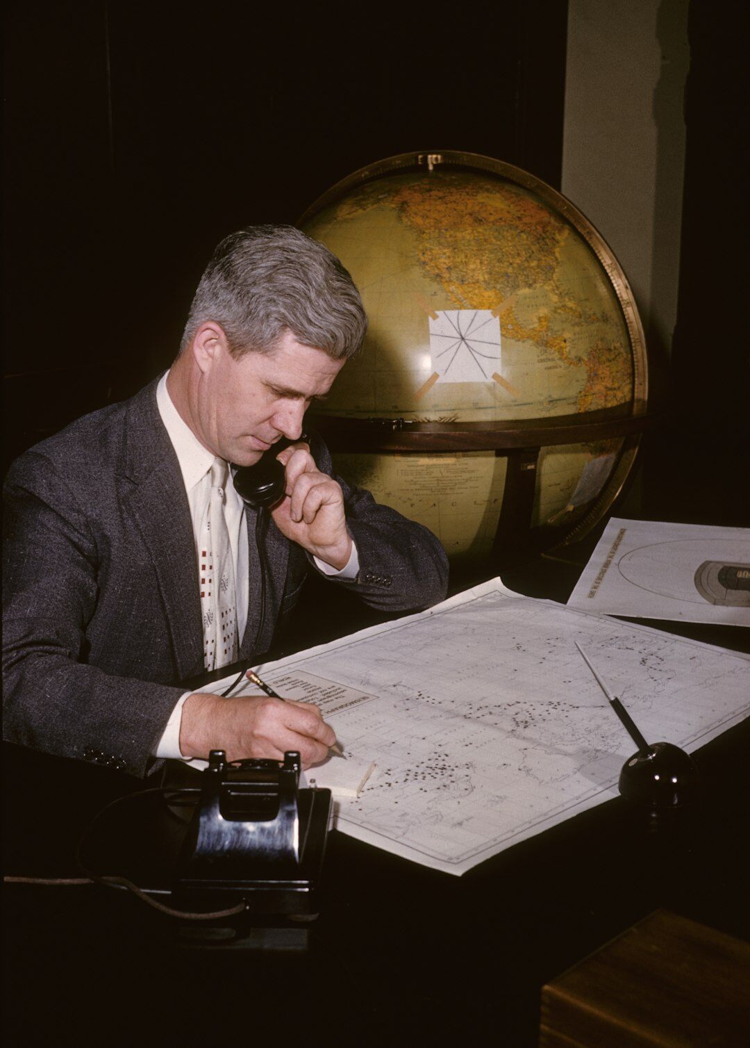 politician revealing plans